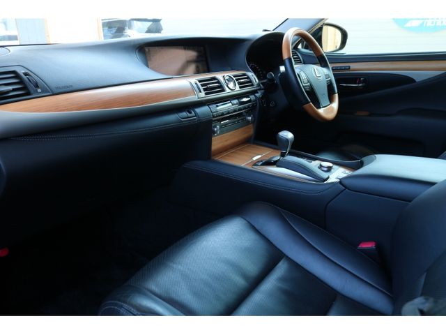 TOYOTA LEXUS LS600h 2013