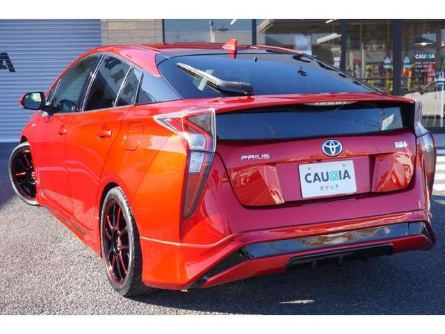 TOYOTA PRIUS 2016