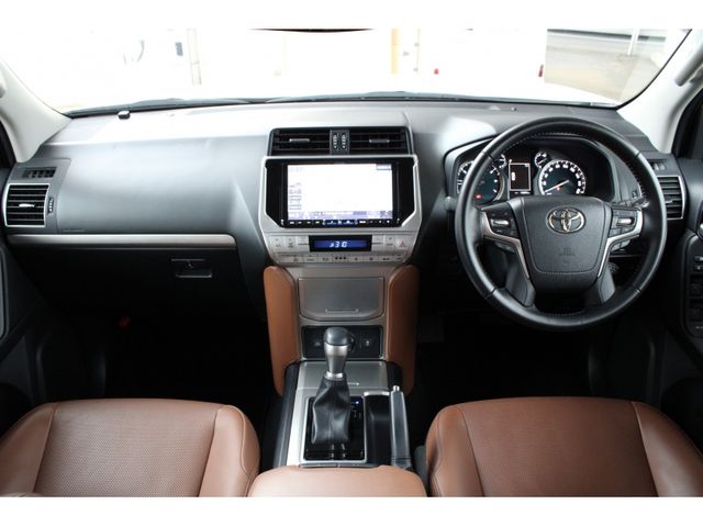 TOYOTA LANDCRUISER PRADO 2022