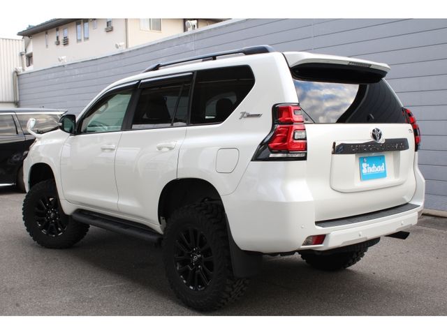 TOYOTA LANDCRUISER PRADO 2022