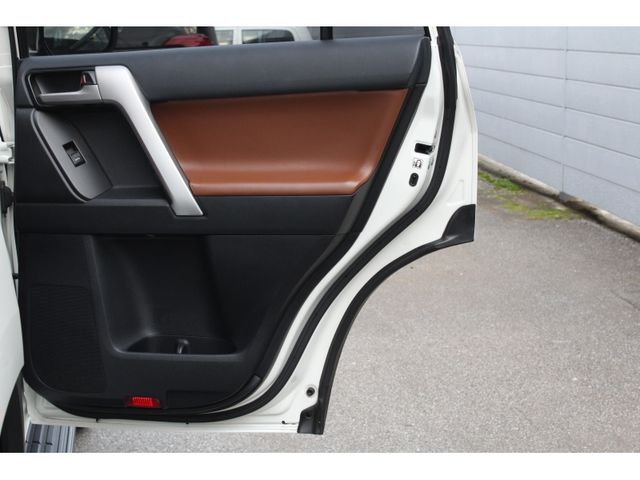 TOYOTA LANDCRUISER PRADO 2022