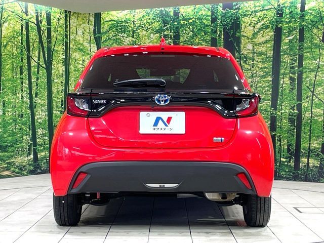 TOYOTA YARIS HYBRID 2021