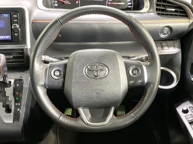 TOYOTA SIENTA 2017