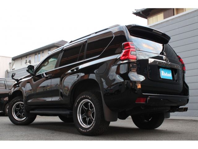 TOYOTA LANDCRUISER PRADO 2021