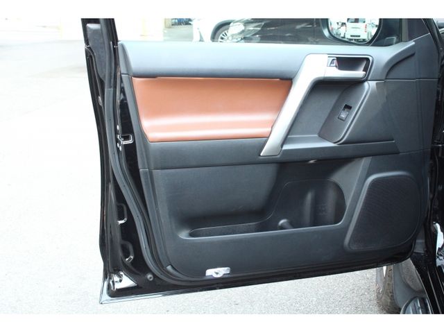 TOYOTA LANDCRUISER PRADO 2021