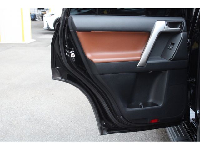 TOYOTA LANDCRUISER PRADO 2021