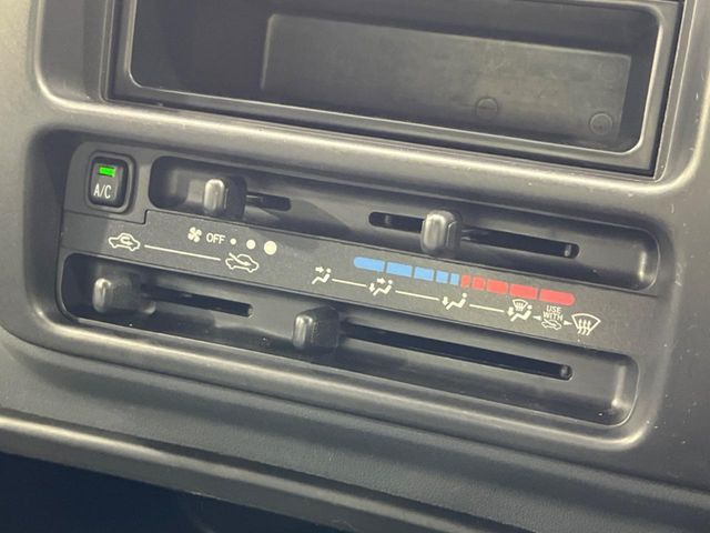 DAIHATSU HIJET truck 4WD 2013