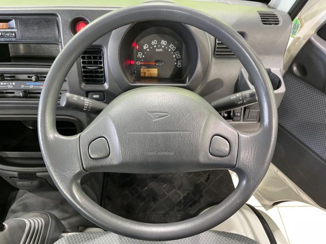 DAIHATSU HIJET truck 4WD 2013