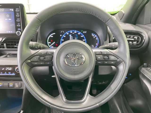 TOYOTA YARIS CROSS HYBRID 2023