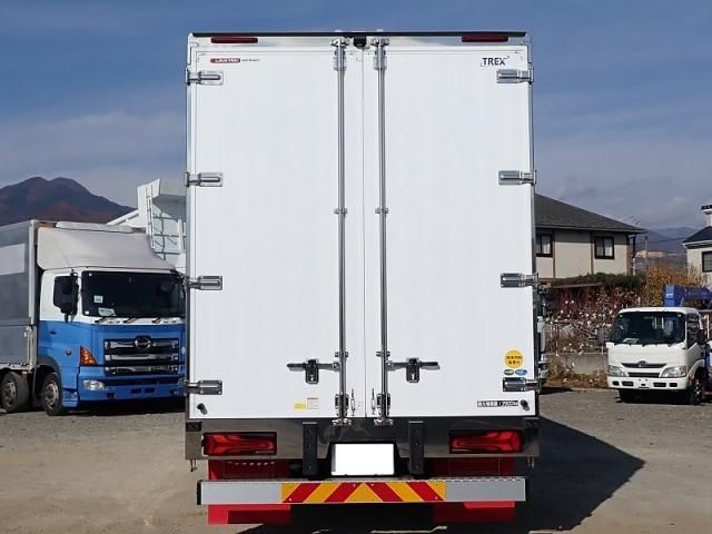 MITSUBISHI FUSOU SUPER GREAT 2025