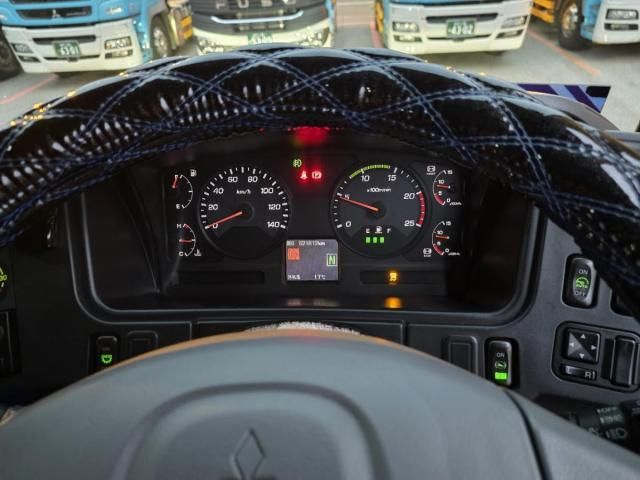 MITSUBISHI FUSOU SUPER GREAT 2014