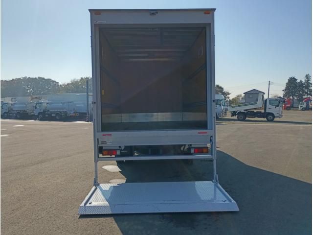 MITSUBISHI CANTER 2013