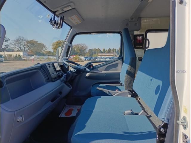 MITSUBISHI CANTER 2013