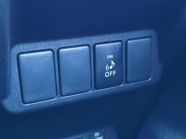 TOYOTA PRIUS Alpha 2016