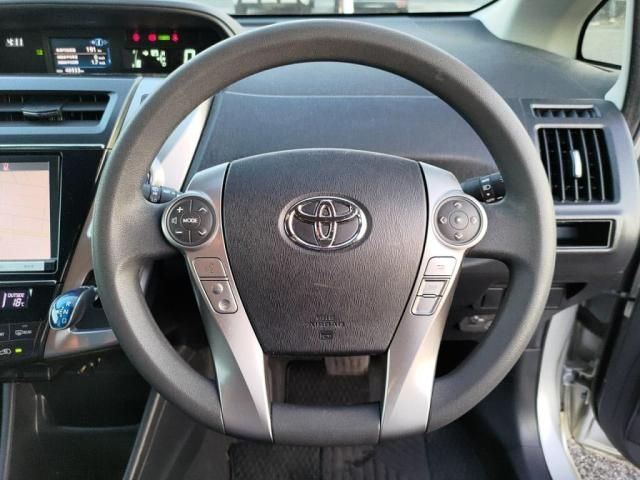 TOYOTA PRIUS Alpha 2016
