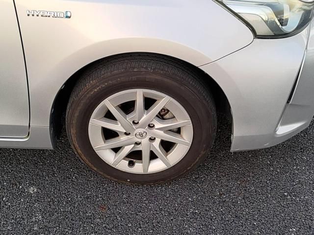 TOYOTA PRIUS Alpha 2016