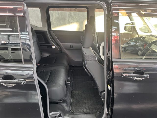 MITSUBISHI DELICA D:2 CUSTOM 4WD 2018