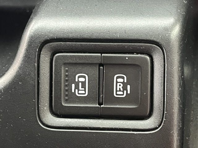 MITSUBISHI DELICA D:2 CUSTOM 4WD 2018