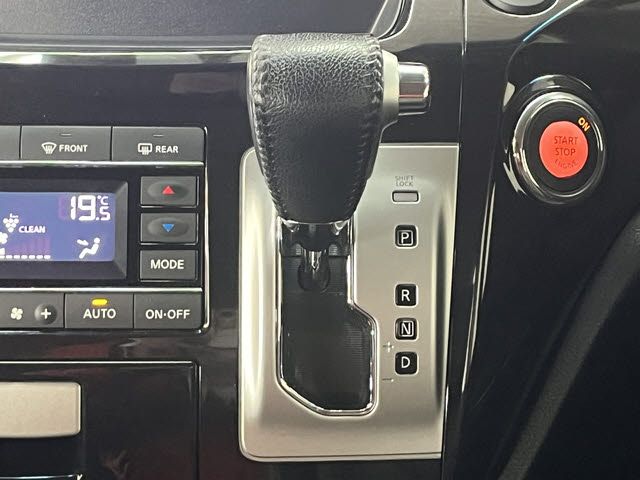 NISSAN ELGRAND 2012