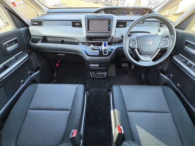 HONDA FREED plus HYBRID 2017