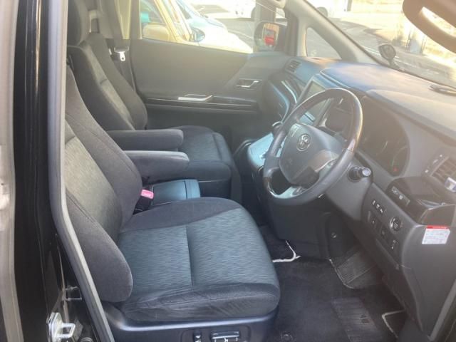 TOYOTA VELLFIRE 2012