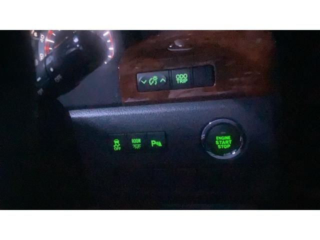 TOYOTA VELLFIRE 2010