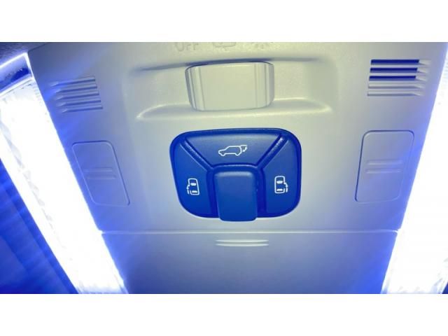 TOYOTA VELLFIRE 2010