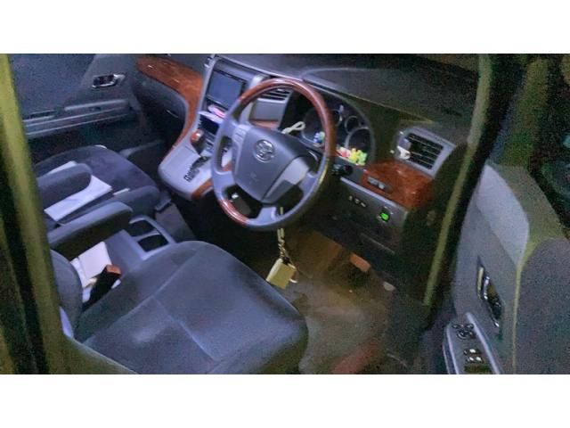 TOYOTA VELLFIRE 2010