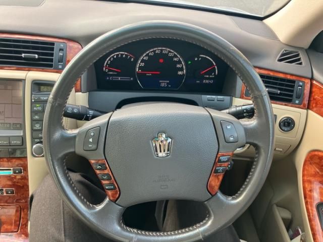 TOYOTA CROWN sedan 2004