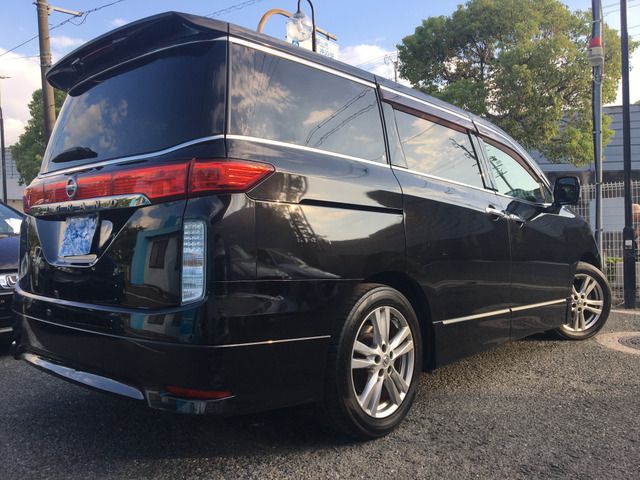 NISSAN ELGRAND 2010