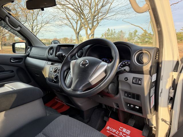 NISSAN NV350 CARAVAN 4WD 2012