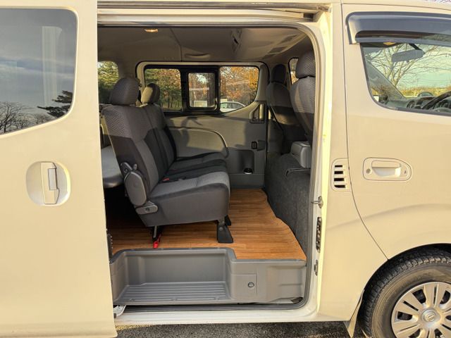 NISSAN NV350 CARAVAN 4WD 2012