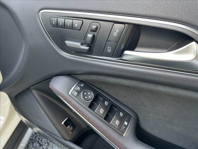 MERCEDES BENZ MERCEDES BENZ GLA class 2016