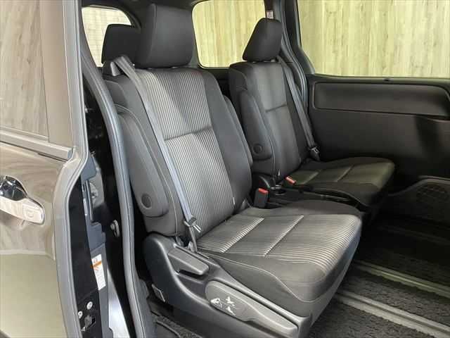 TOYOTA VOXY HYBRID 2020