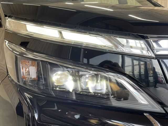 TOYOTA VOXY HYBRID 2020