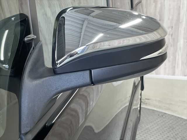 TOYOTA VOXY HYBRID 2020