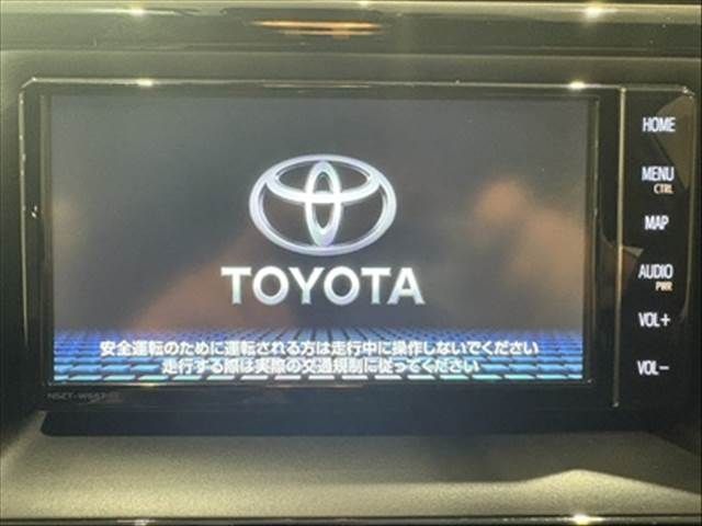 TOYOTA VOXY HYBRID 2018