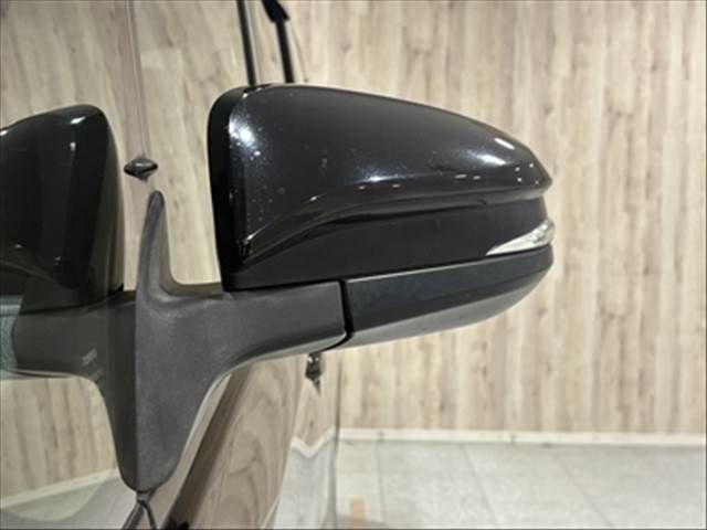 TOYOTA VOXY HYBRID 2018