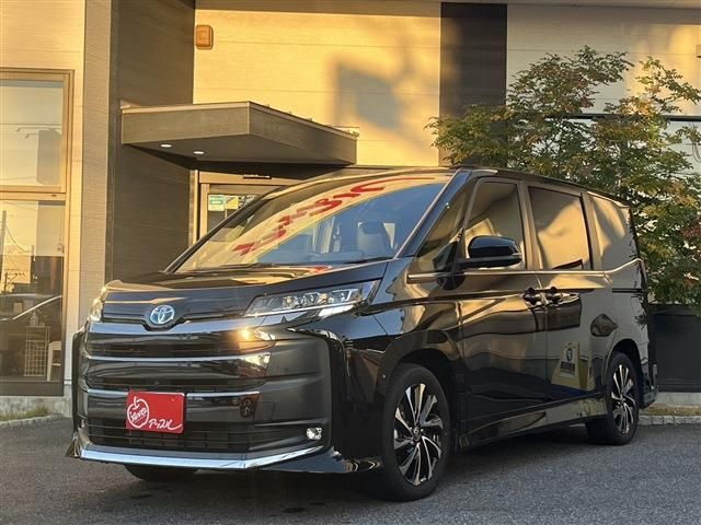TOYOTA NOAH HYBRID 2024