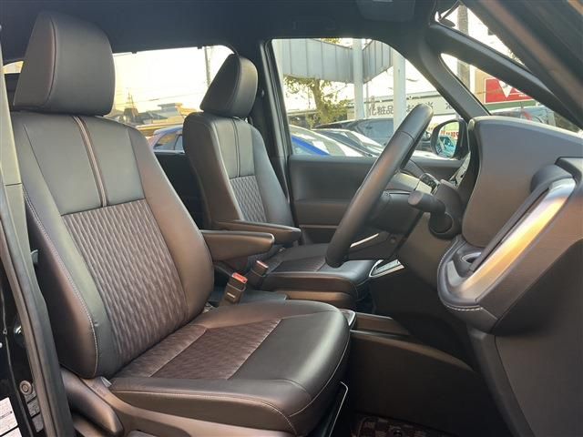 TOYOTA NOAH HYBRID 2024