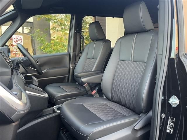 TOYOTA NOAH HYBRID 2024