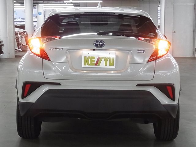 TOYOTA C-HR 2017
