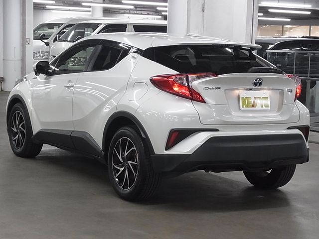 TOYOTA C-HR 2017