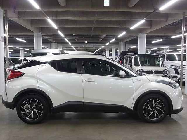 TOYOTA C-HR 2017