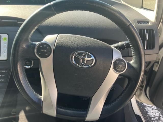 TOYOTA PRIUS 2011
