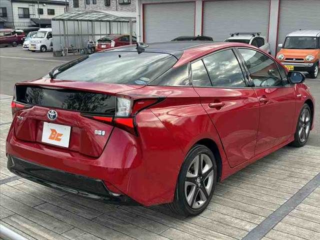 TOYOTA PRIUS 2018