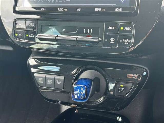 TOYOTA PRIUS 2018