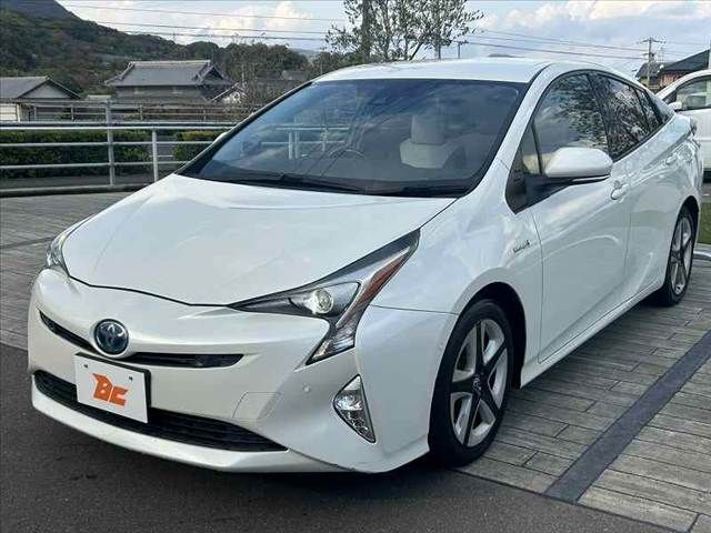 TOYOTA PRIUS 2016
