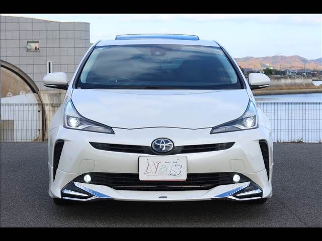 TOYOTA PRIUS 2019