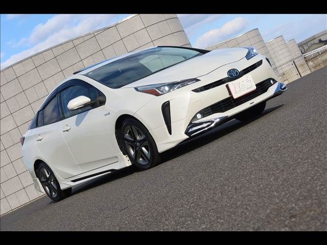 TOYOTA PRIUS 2019